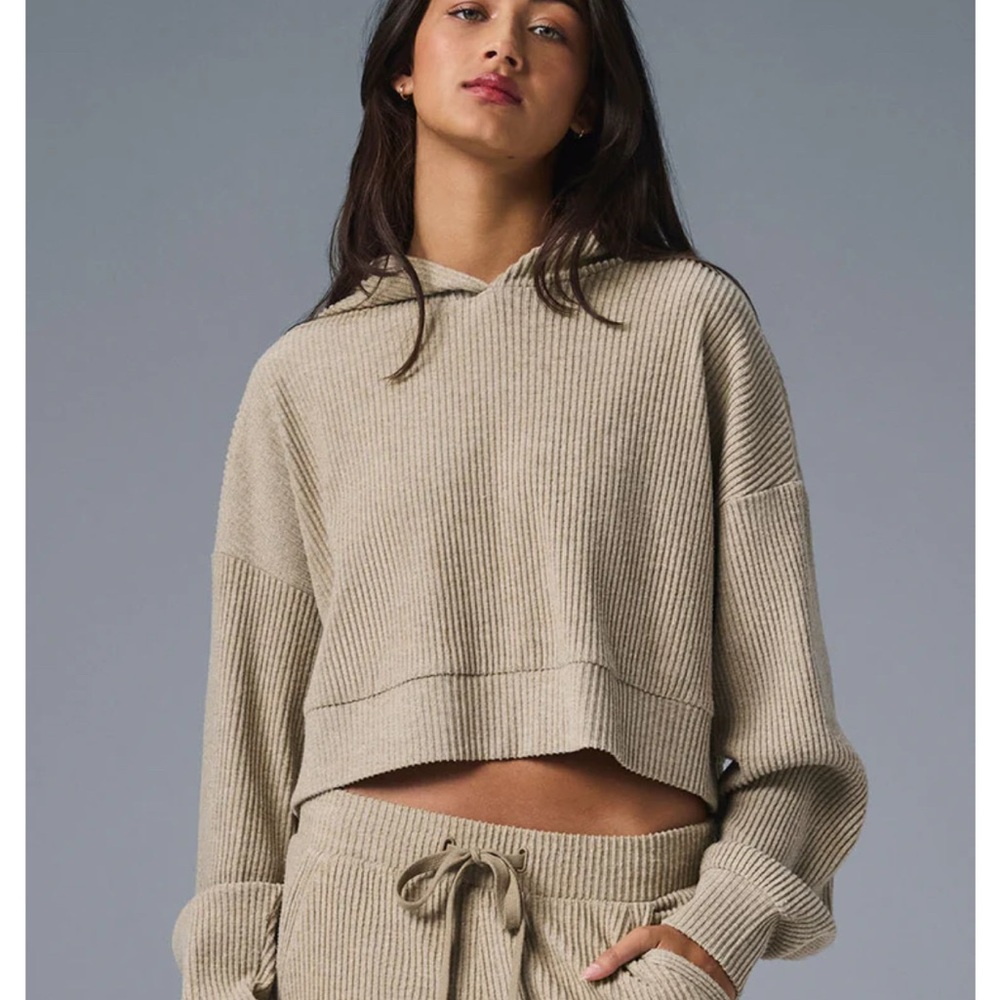 ALO Muse Cropped Hoodie Size Medium in Gravel Heather